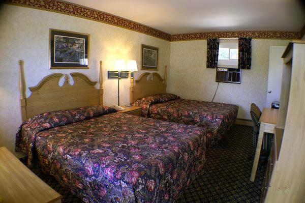 Appalachian Motel Vernon Room photo
